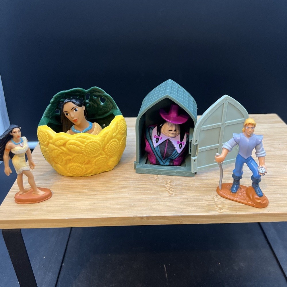 Lot of 4 Disney's Pocahontas 3" Collectible Figures John Smith Mattel Finger Pup